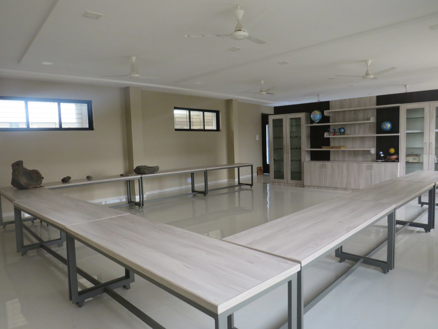aems-lab-img-03