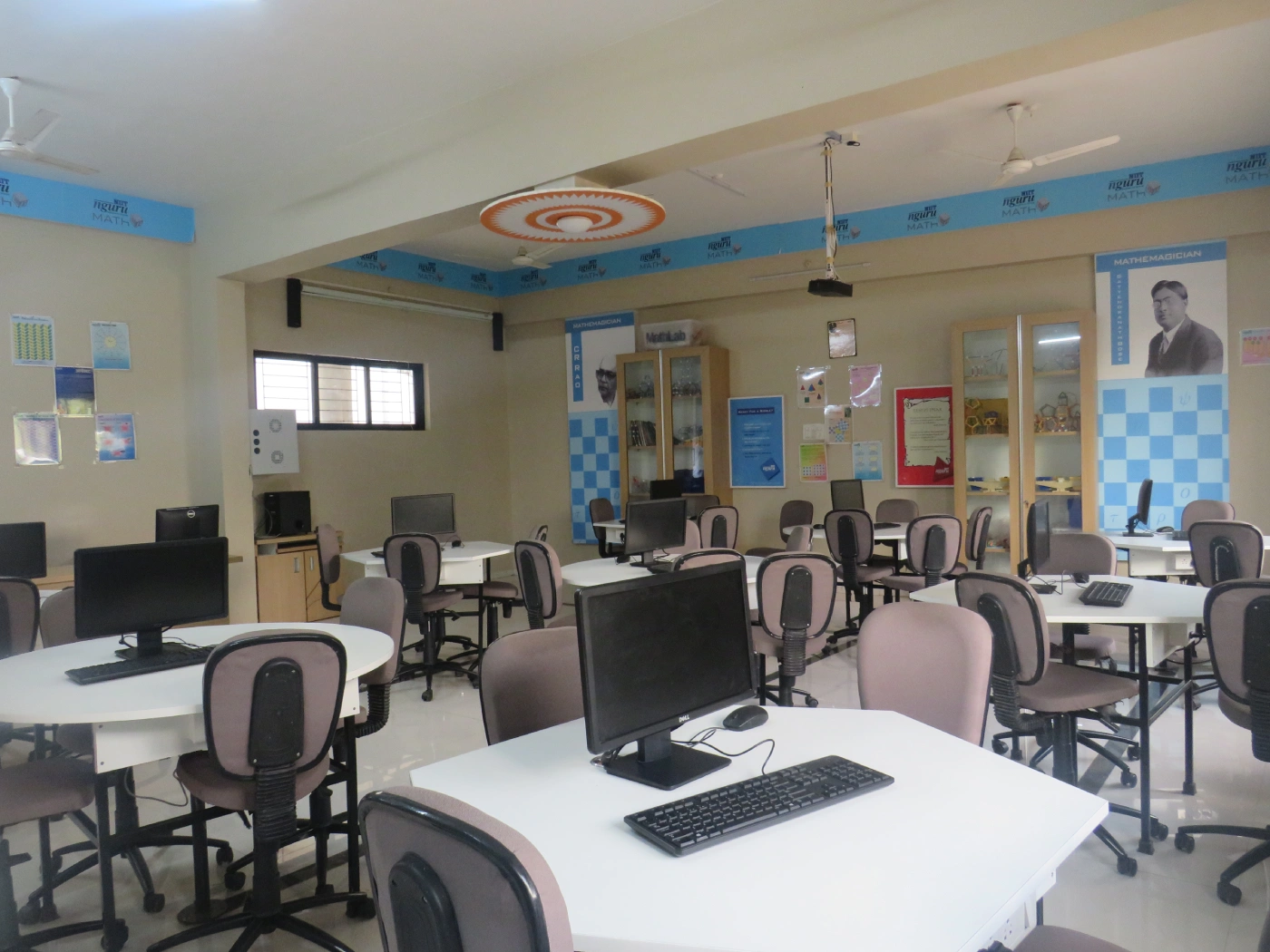 aems-maths-lab-img-02